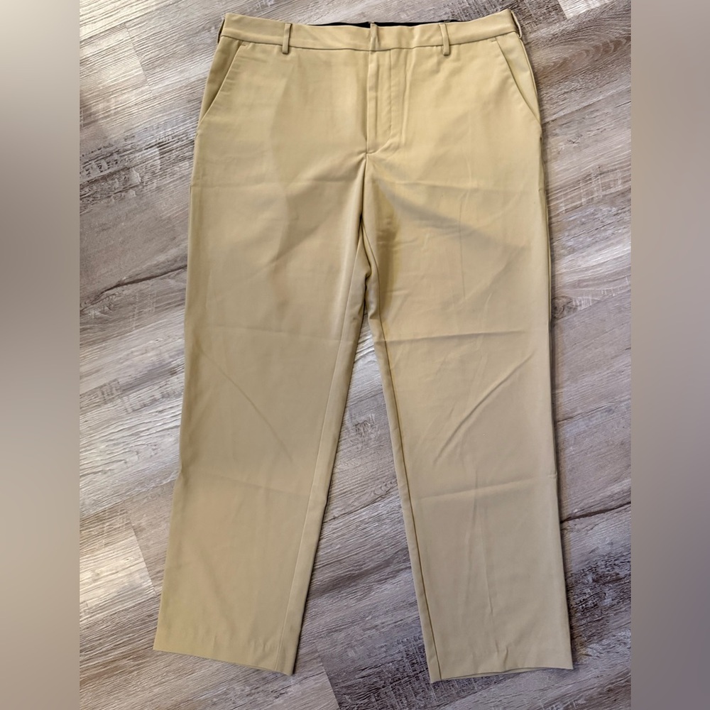 Van Heusen Men's Khaki Flex Fit Straight Dress Leg Pants Size 38